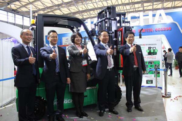鋰電專用，品質一流，卓越不凡 ——杭叉集團革命性創新產品，完美替代內燃車典范