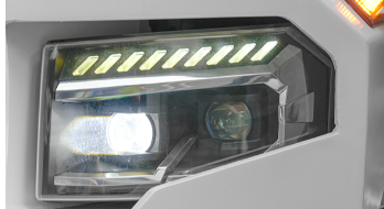  全車可選配LED燈具，節能環保。